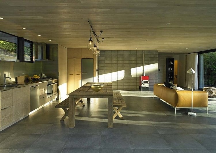 Waiatarua House by Hamish Monk Architecture