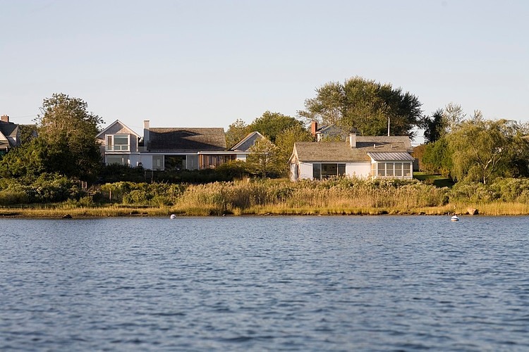 Lake House by Robert Young Architects