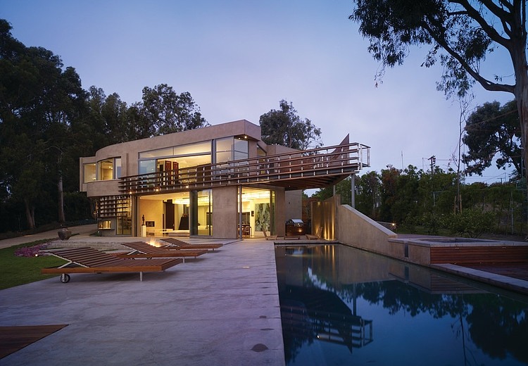 Point Dume Residence by Griffin Enright Architects