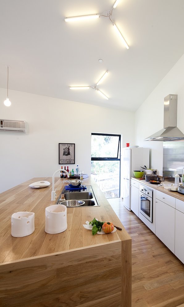 Big and Small House by Anonymous Architects