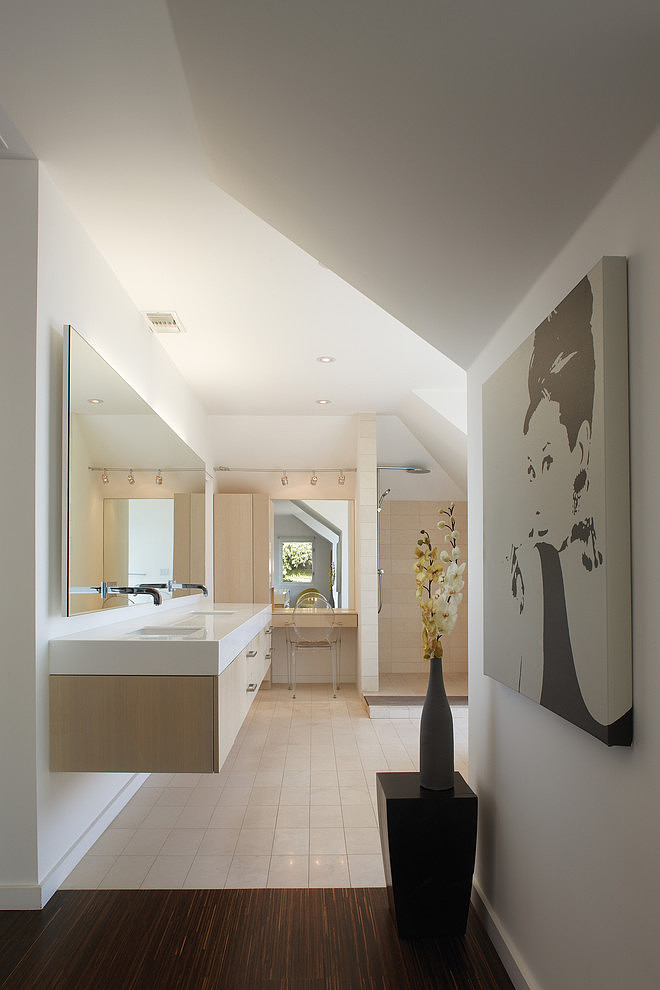 Residence in Hollywood Hills by Griffin Enright Architects