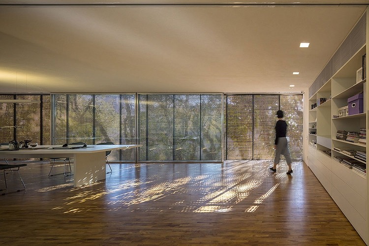 Studio R by Studio MK27