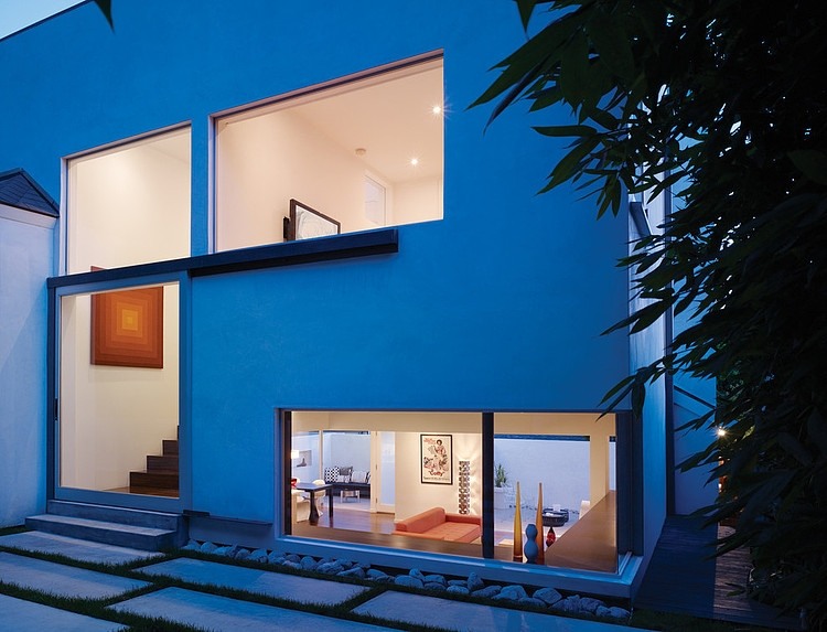 Residence in Hollywood Hills by Griffin Enright Architects