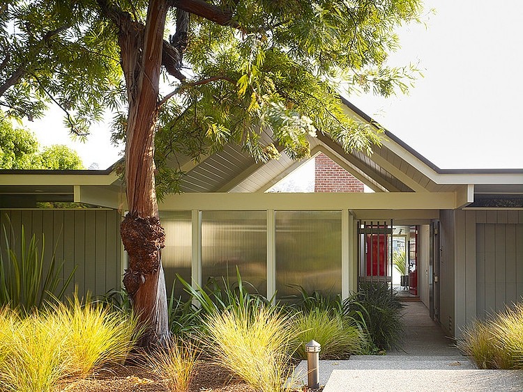 Lagoon House by Gary Hutton