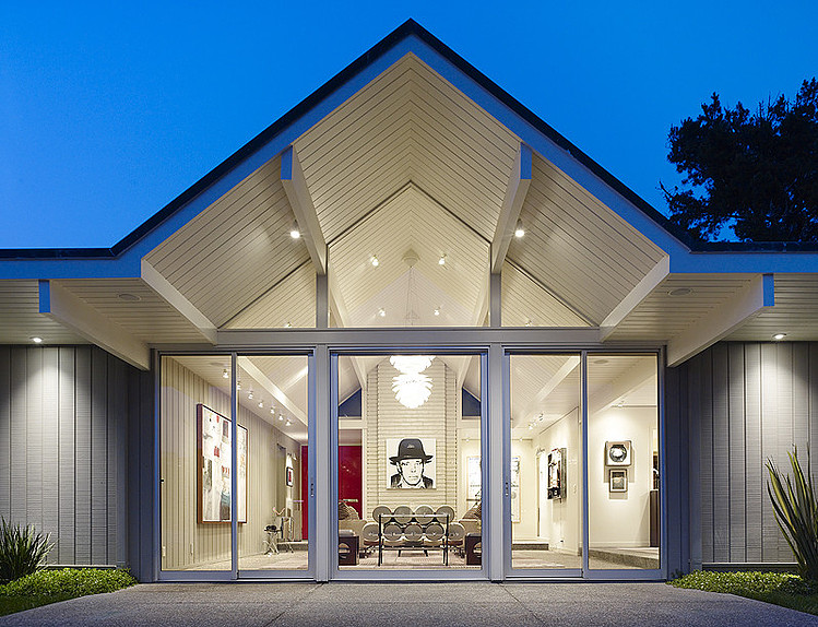 Lagoon House by Gary Hutton