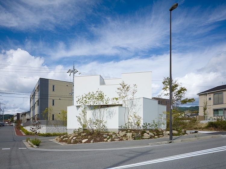 House In Minoh by Fujiwaramuro Architects
