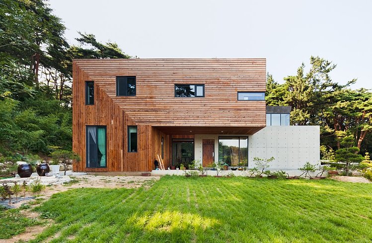 Living Knot House by Polymur