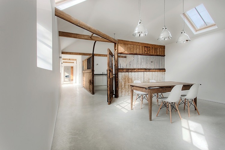 Manor House Stables by AR Design Studio Ltd