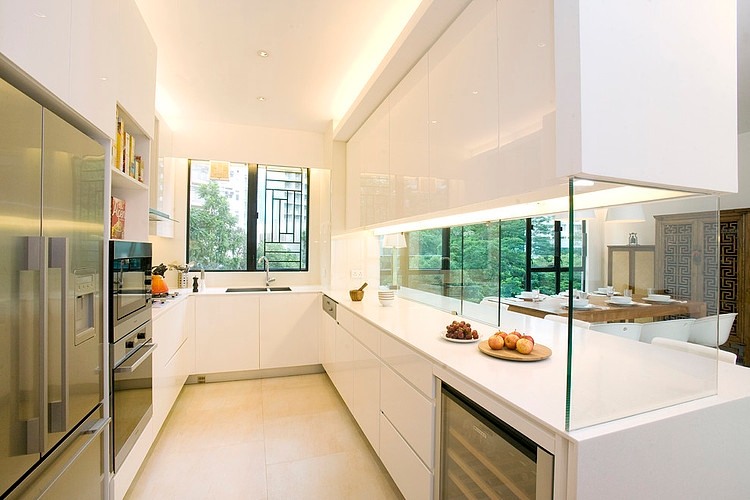 Hong Kong Apartment by Clifton Leung