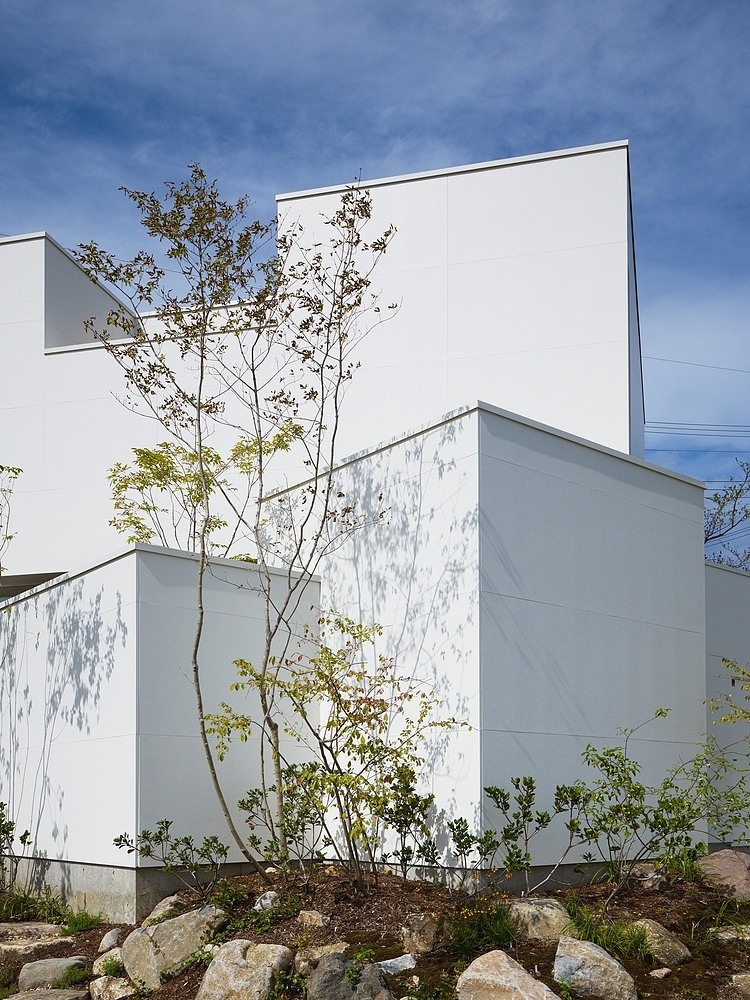 House In Minoh by Fujiwaramuro Architects