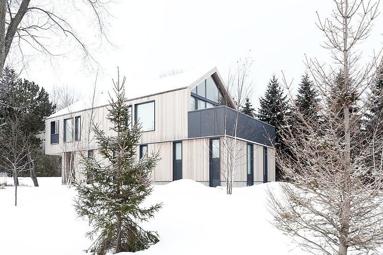 Maison Glissade by Atelier Kastelic Buffey
