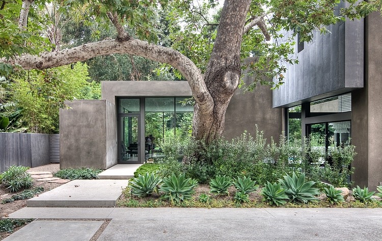 Santa Monica Residence by Chu+Gooding Architects