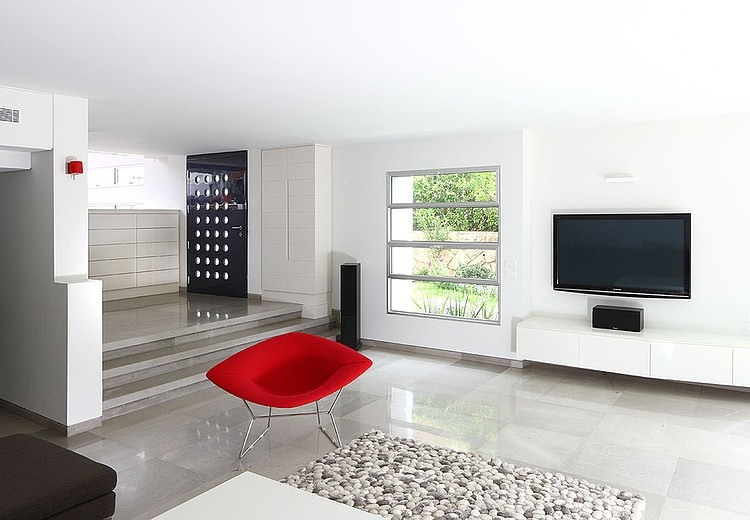 House L by Amitzi Architects