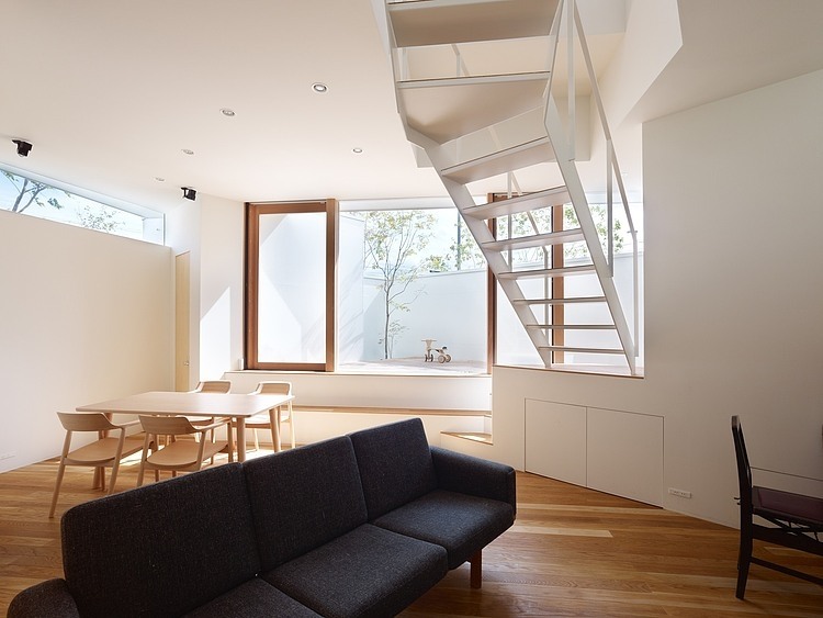 House In Minoh by Fujiwaramuro Architects