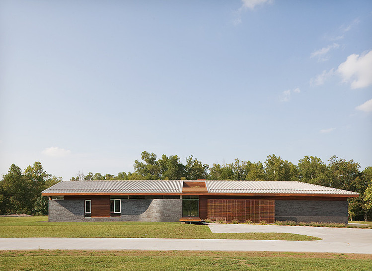 Curved House by Hufft Projects