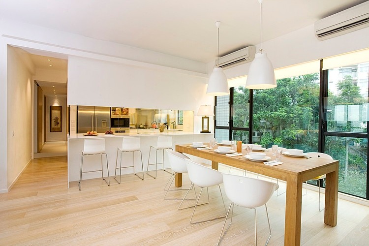 Hong Kong Apartment by Clifton Leung