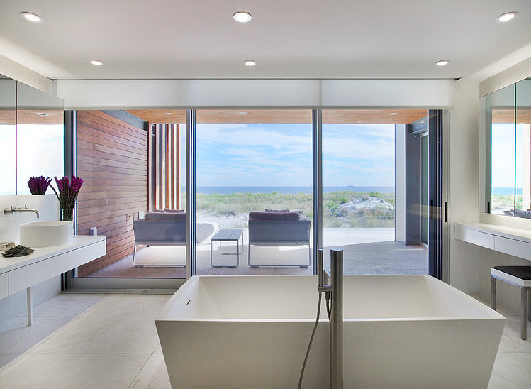 Long Island Beach House by West Chin Architect