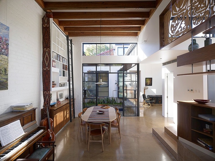 Smee Schoff House by Sam Crawford Crawford Architects