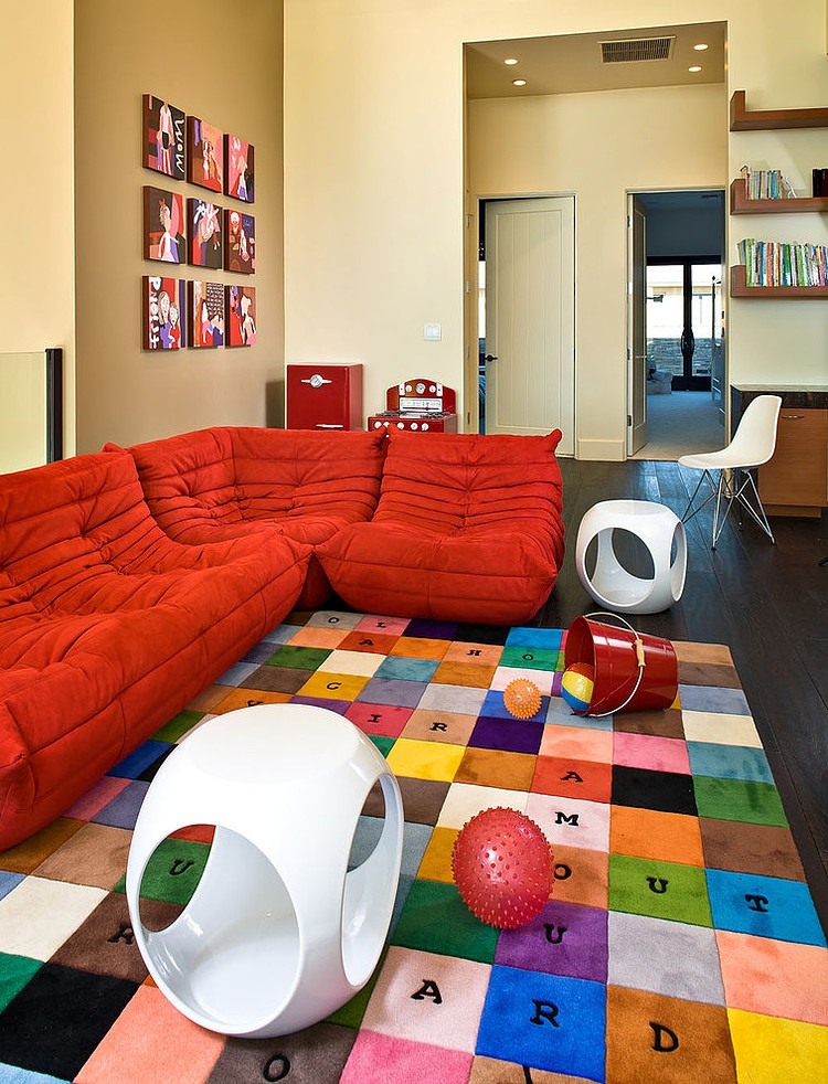 Contemporary House by KuDa Photography