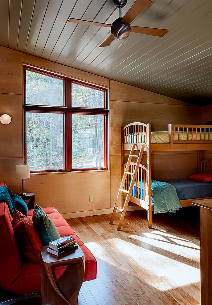 Modern Guest House by Odell Construction