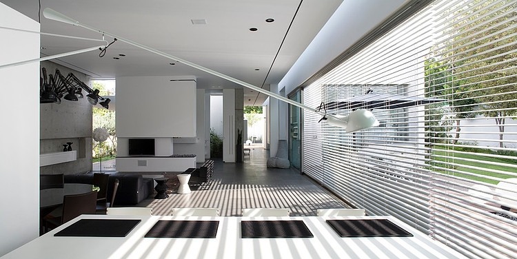 E House by Axelrod + Stept Architects