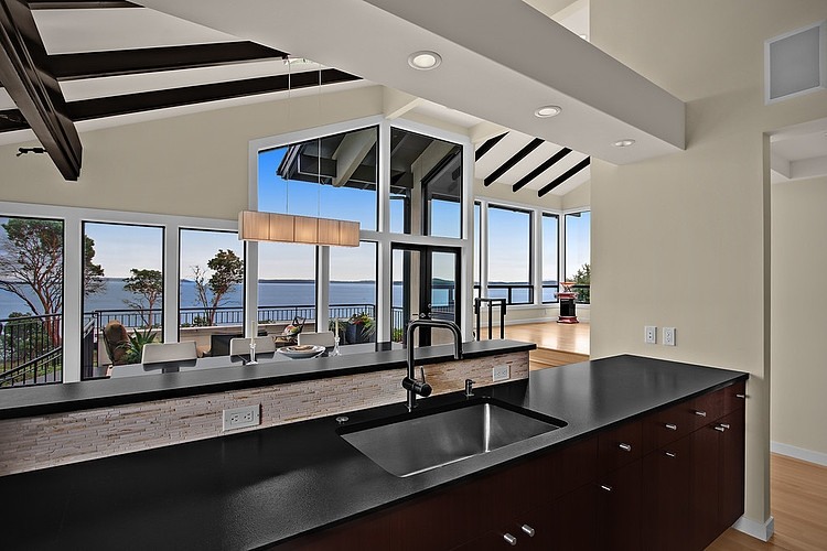 Magnolia Residence by Logan's Hammer Building & Renovation