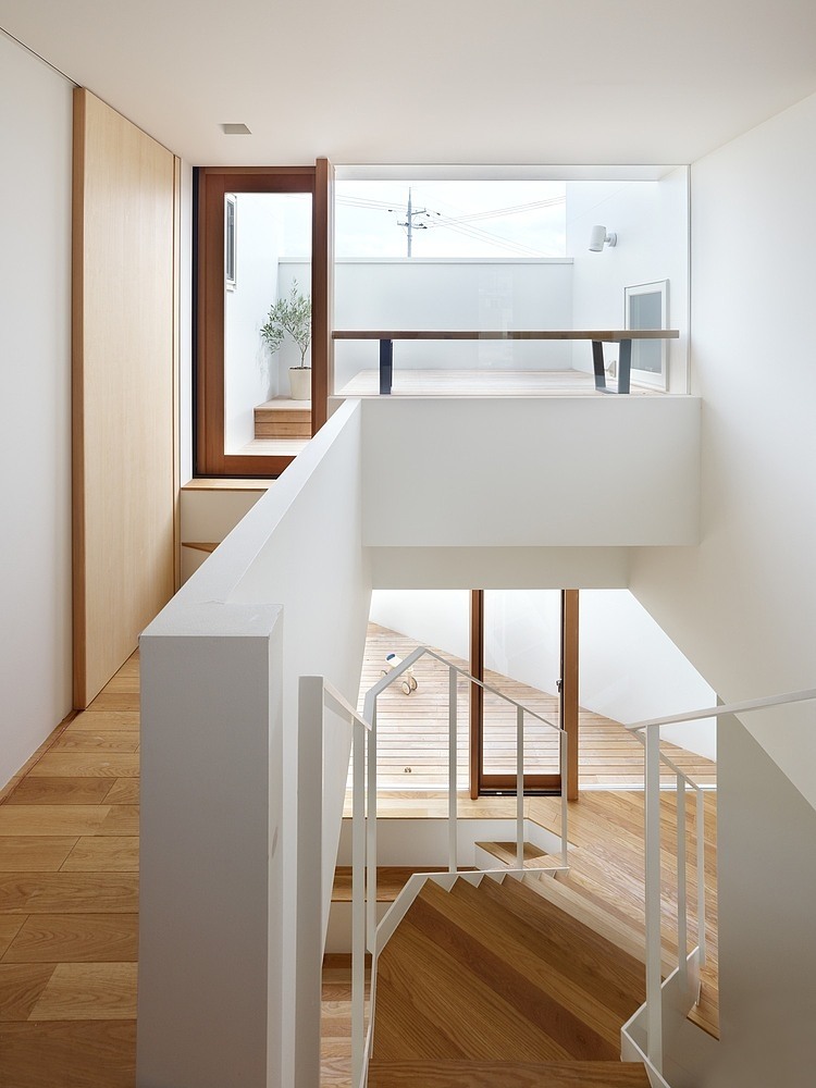 House In Minoh by Fujiwaramuro Architects