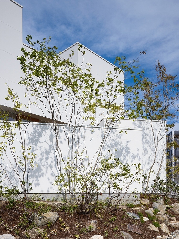 House In Minoh by Fujiwaramuro Architects
