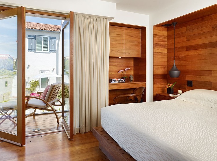 Manhattan Beach Residence by Rockefeller Partners Architects