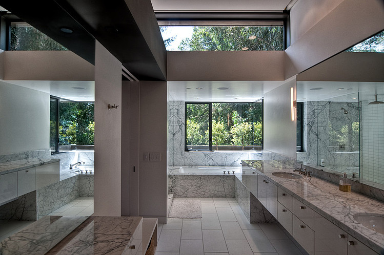 Santa Monica Residence by Chu+Gooding Architects