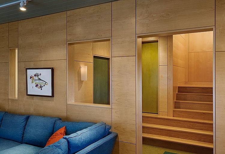Modern Guest House by Odell Construction