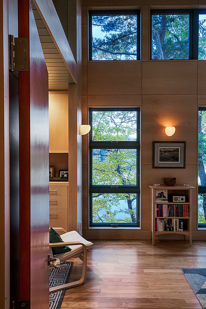 Modern Guest House by Odell Construction