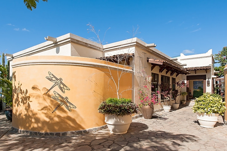 Casa Pipilacha by ABC Real Estate