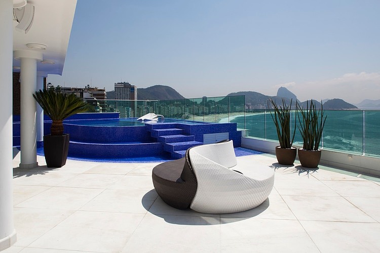 Copacaba Triplex by Carlos Cesar Ferreira Arquitetura