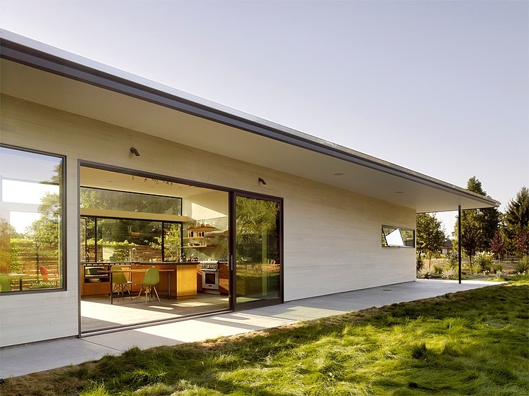 Hydeaway House by Schwartz and Architecture