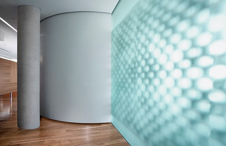 Uptown Penthouse by ALTUS Architecture + Design