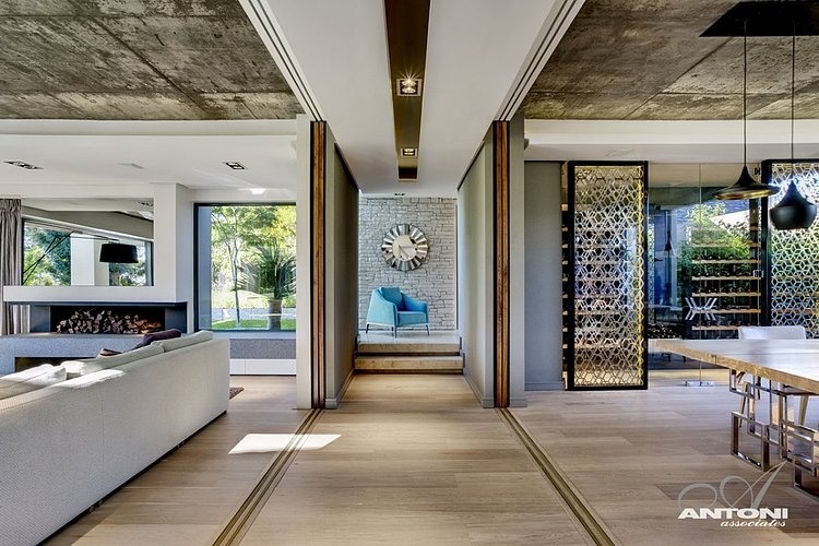 Pearl Valley 276 by Antoni Associates