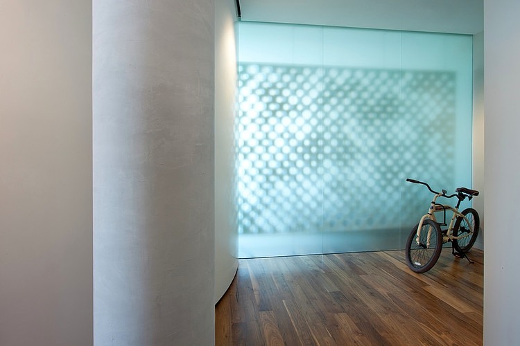 Uptown Penthouse by ALTUS Architecture + Design
