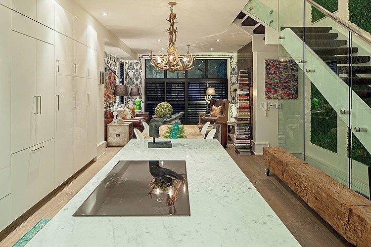 1095 Royal York Residence by R. H. Carter Architects