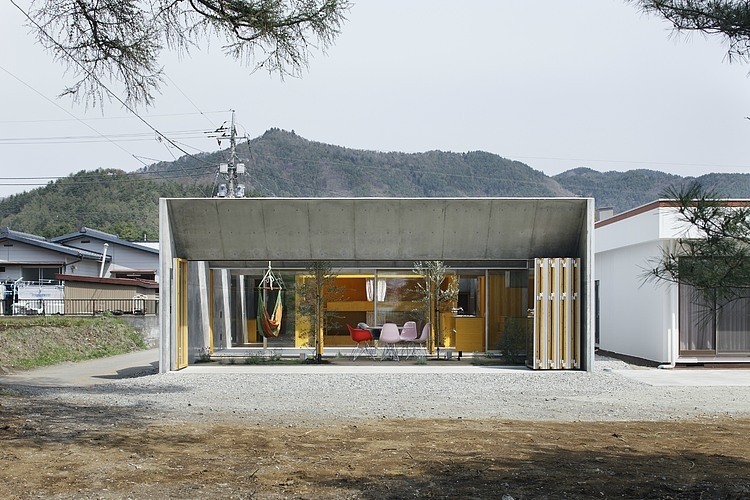 Outside In by Takeshi Hosaka Architects