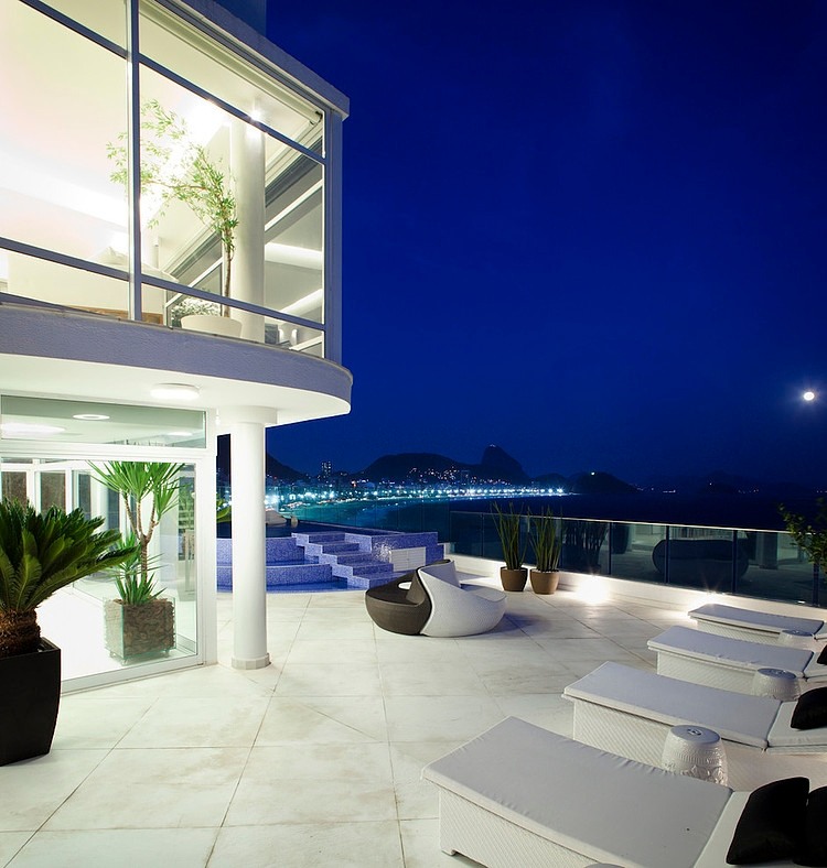 Copacaba Triplex by Carlos Cesar Ferreira Arquitetura