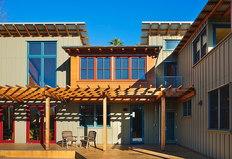 Santa Cruz Straw Bale House by Arkin Tilt Architects