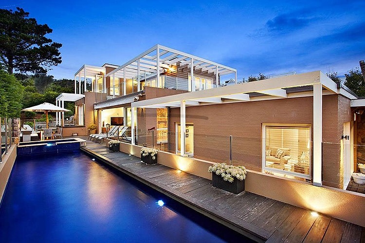 Split-Level Beach Residence in Back Beach