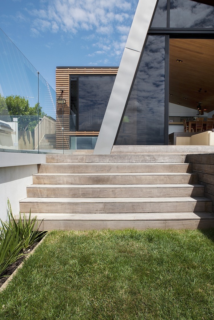 Winsomere Crescent by Dorrington Architects