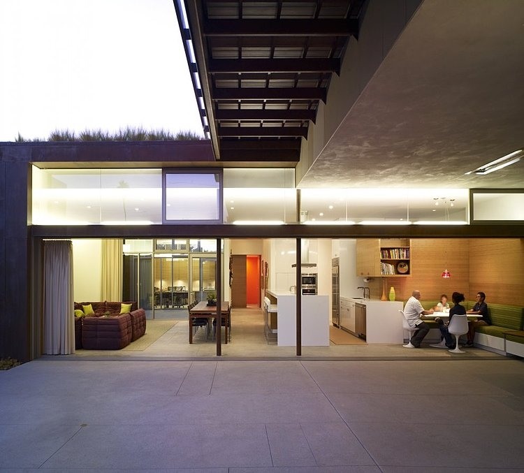 Yin-Yang House by Brooks + Scarpa Architects