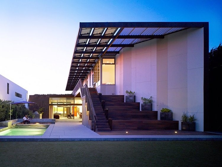 Yin-Yang House by Brooks + Scarpa Architects