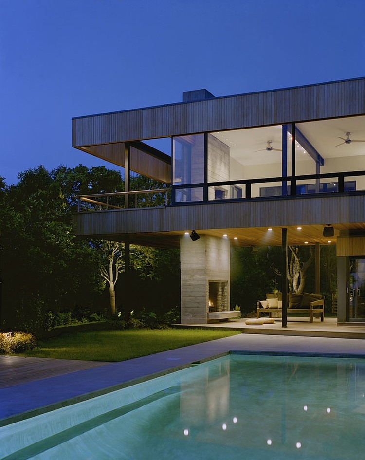 Bluff House by Robert Young Architects