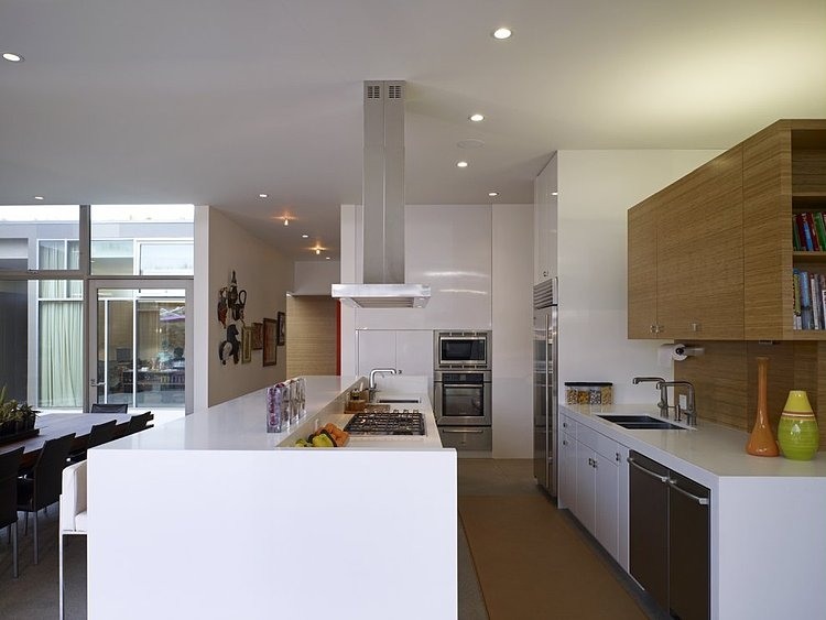 Yin-Yang House by Brooks + Scarpa Architects