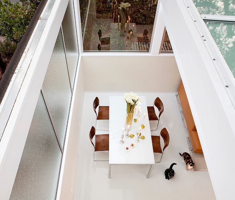 Carmel Mid-Century Residence by Studio Schicketanz