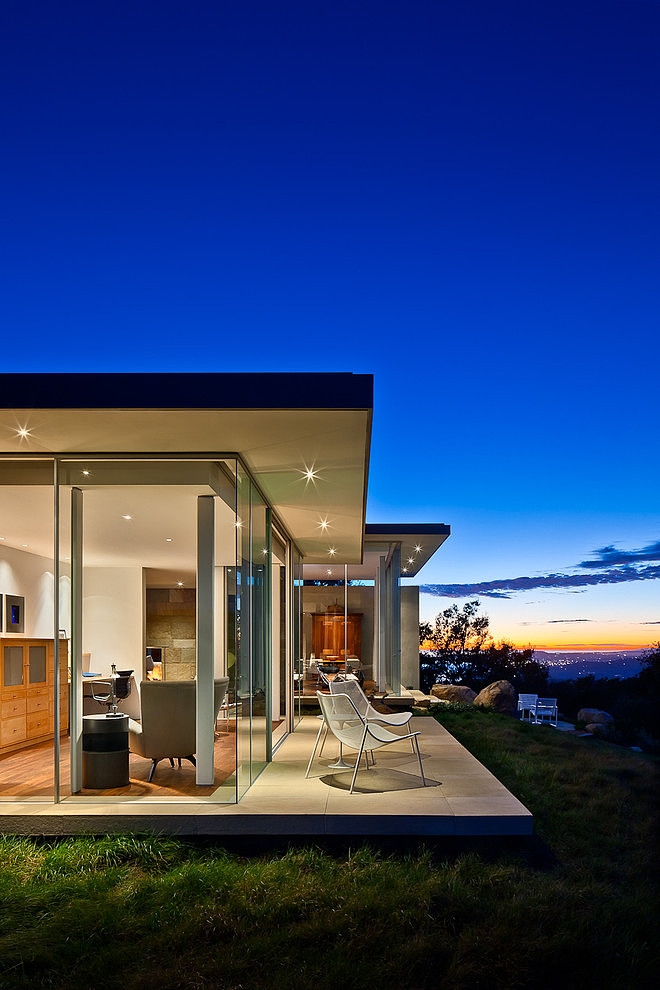 Carpinteria Foothills Residence by Neumann Mendro Andrulaitis